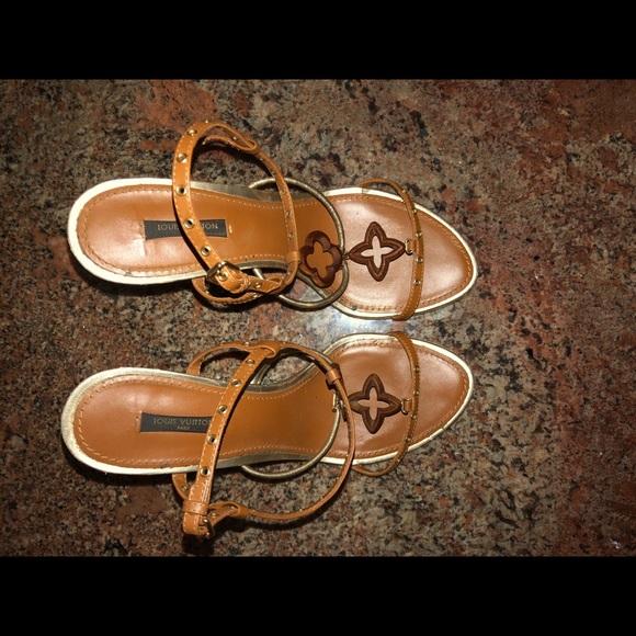 Louis Vuitton heels - Picture 3 of 4